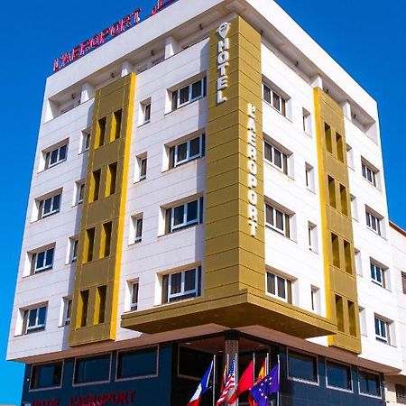 Hotel L'Aeroport Надор Экстерьер фото
